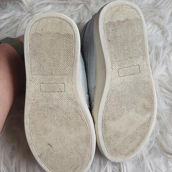 Fabkids cool cat shirt and hi-top sneaker combo - Picture 6 of 7